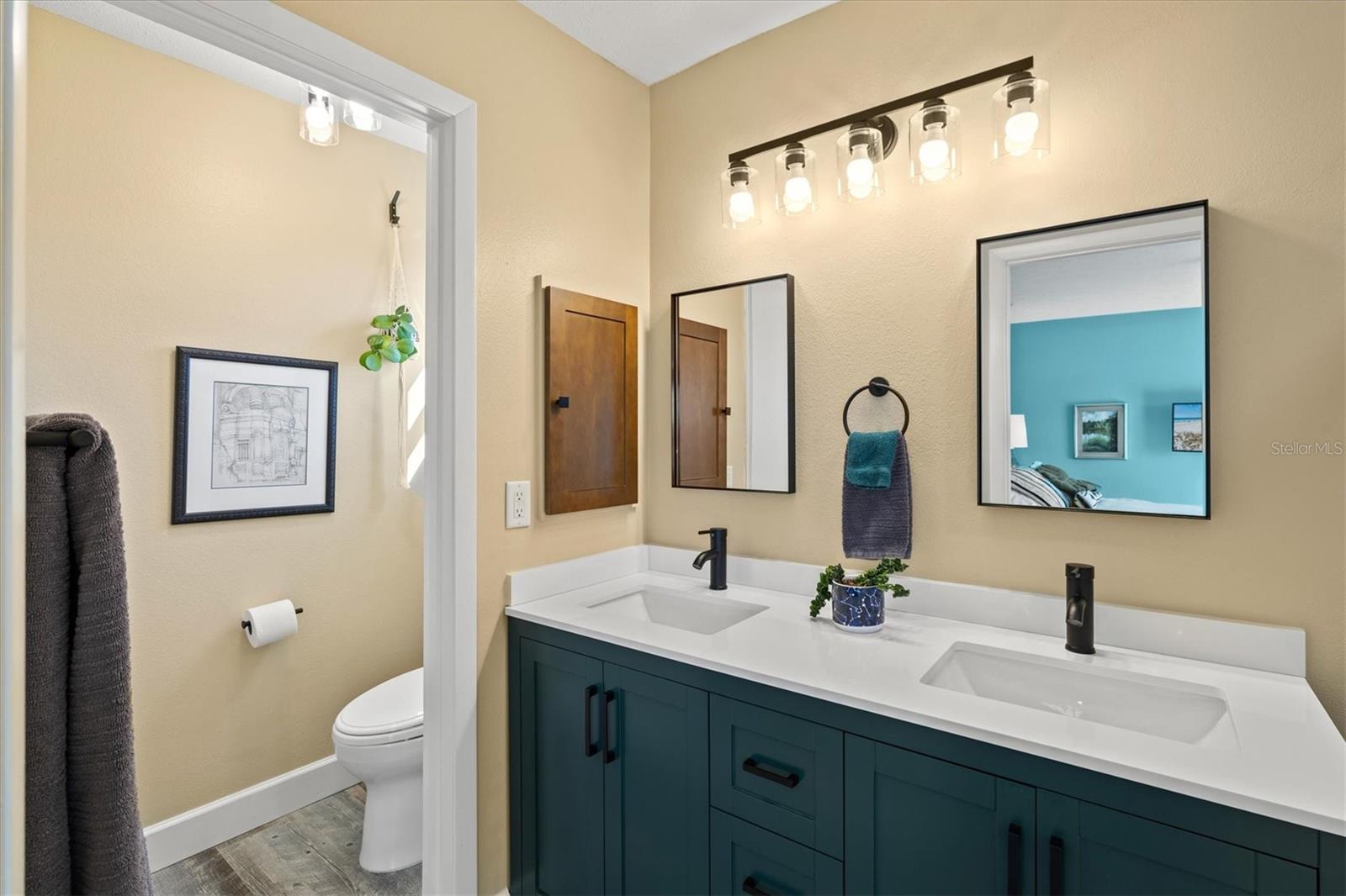 HOLMES BEACH THIRTY-THIRD UNIT - Residential