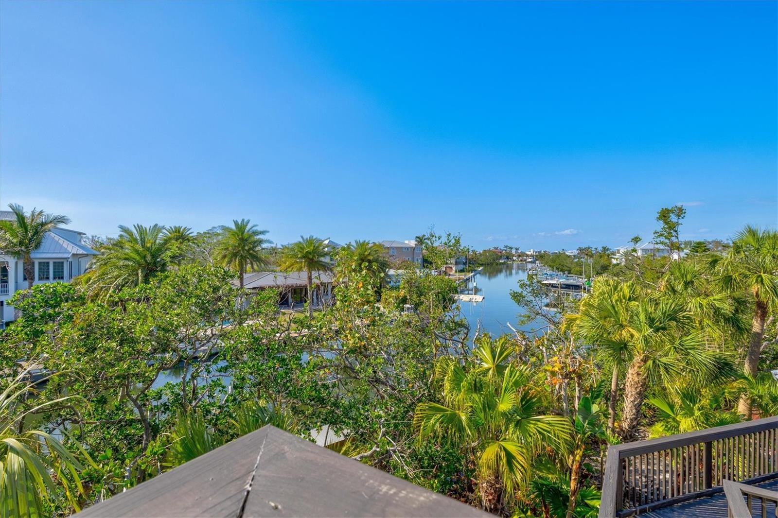 HOLMES BEACH THIRTY-THIRD UNIT - Residential