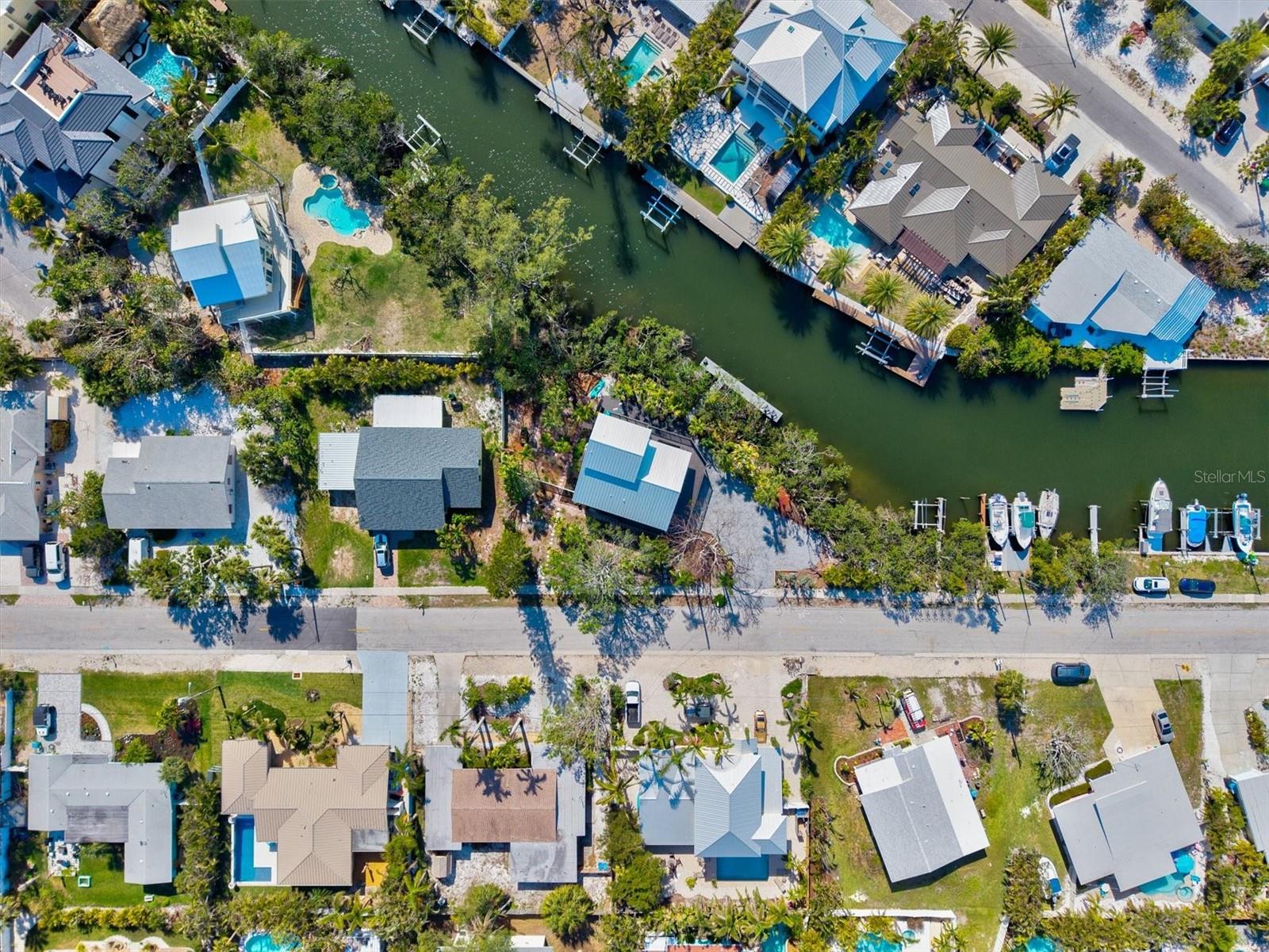 HOLMES BEACH THIRTY-THIRD UNIT - Residential