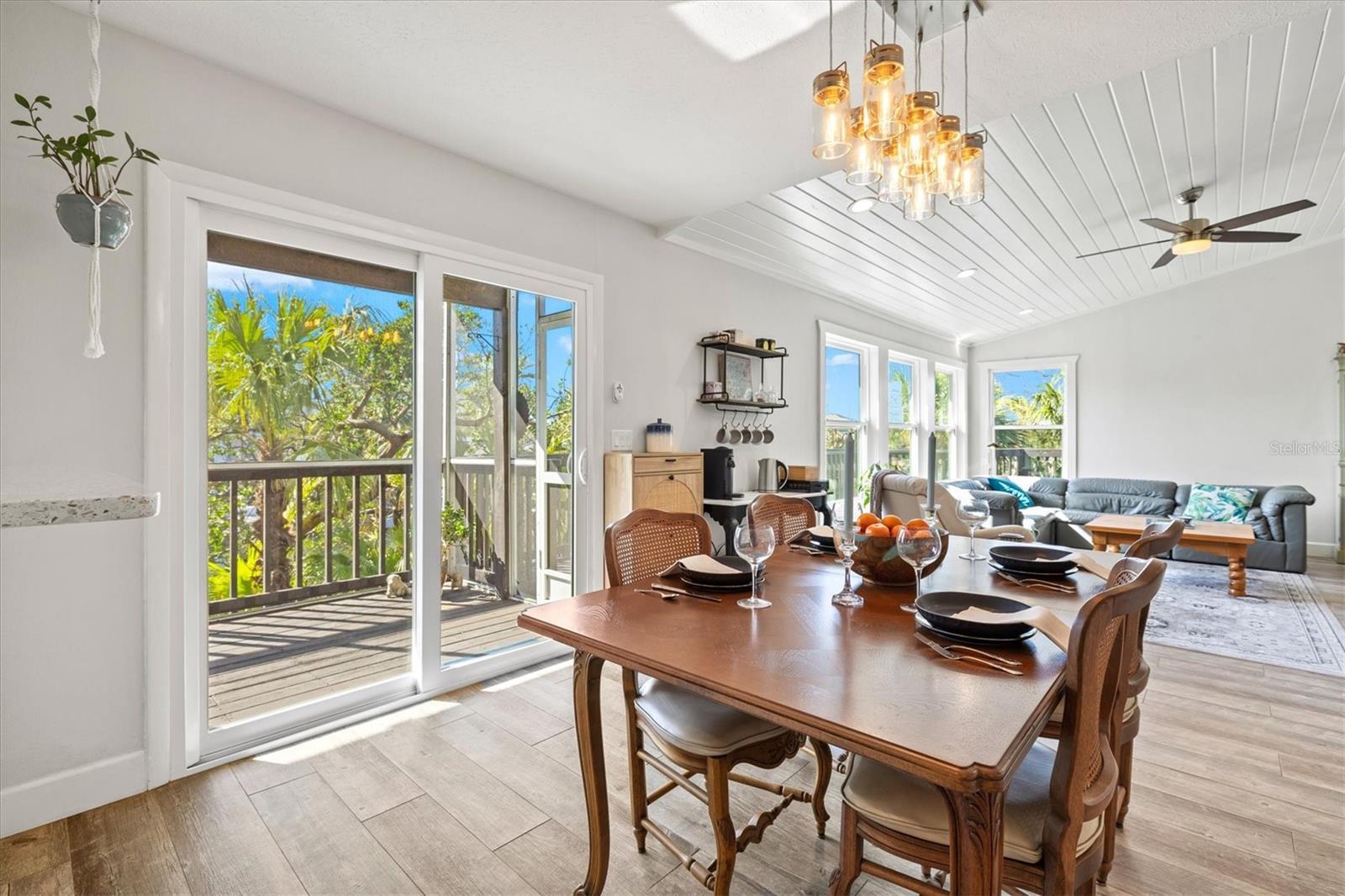 HOLMES BEACH THIRTY-THIRD UNIT - Residential