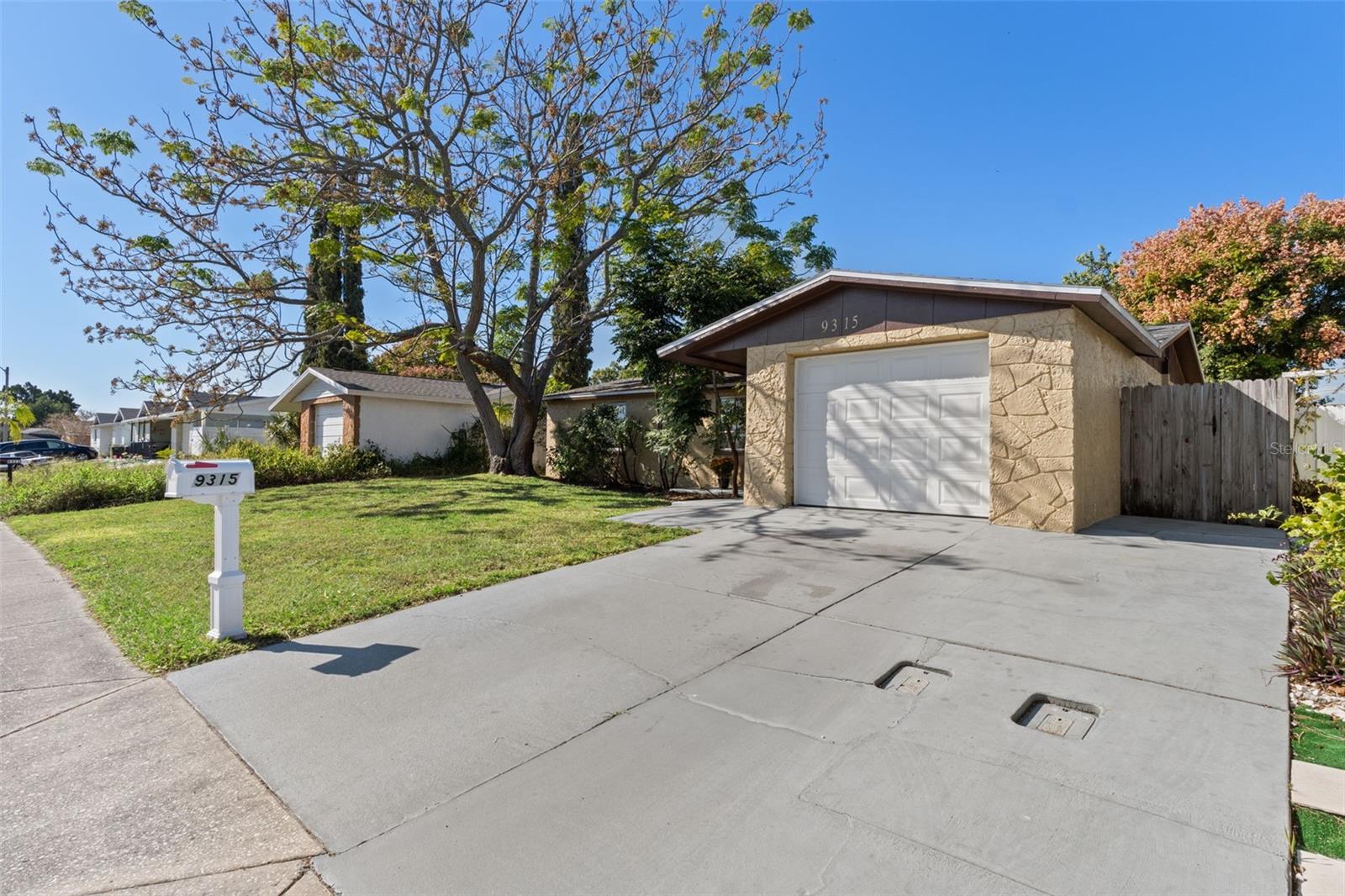 EMBASSY HILLS - Residential