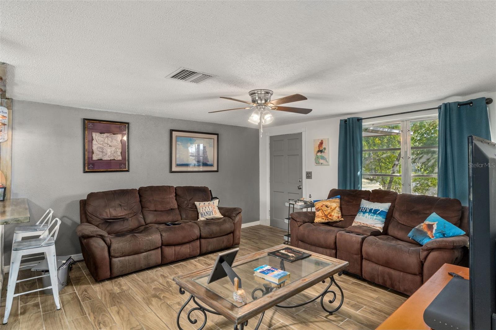 EMBASSY HILLS - Residential