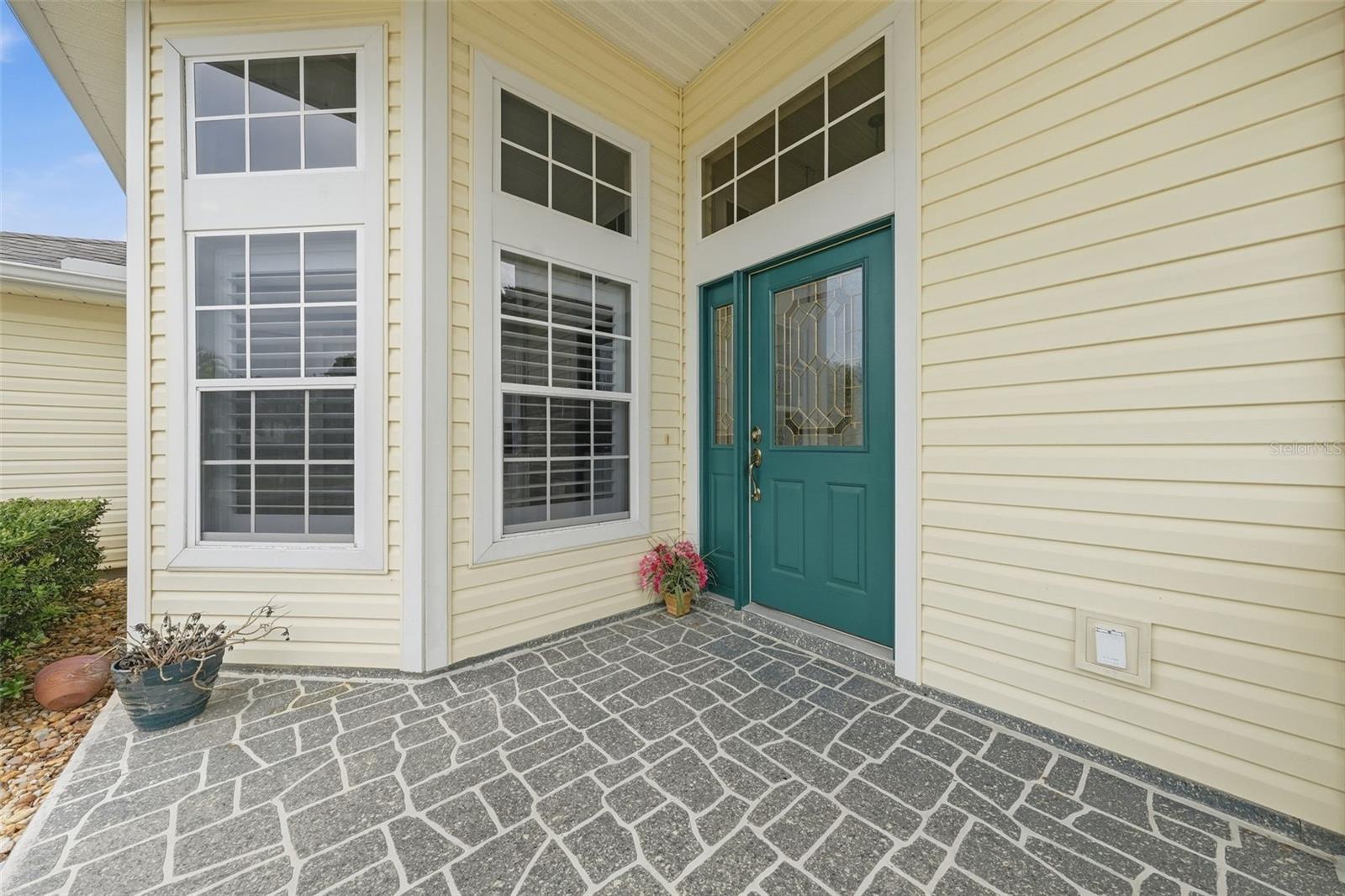5596 FREEPORT DRIVE