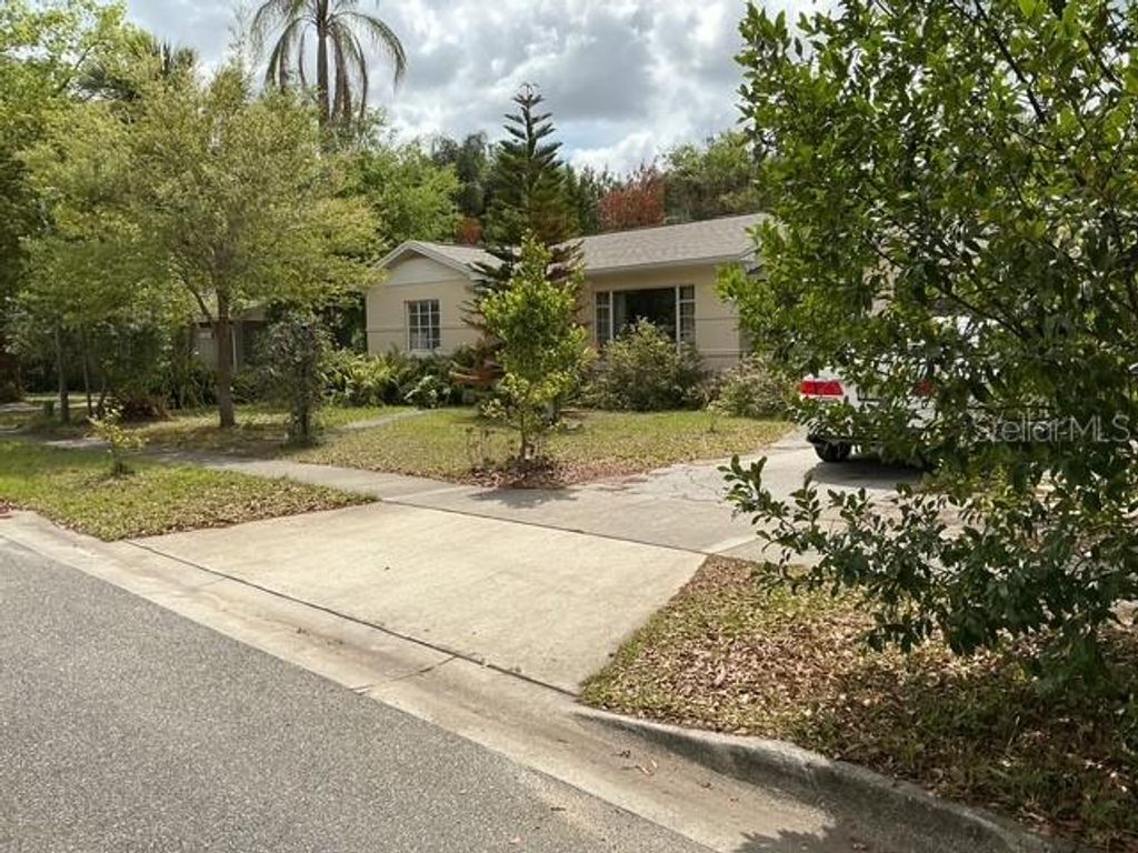 Photo of 210 Alpine Drive, Maitland, FL 32751 (MLS # O6395056)