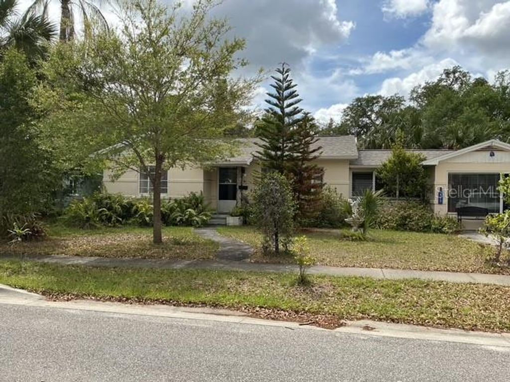 Photo of 210 Alpine Drive, Maitland, FL 32751 (MLS # O6395056)