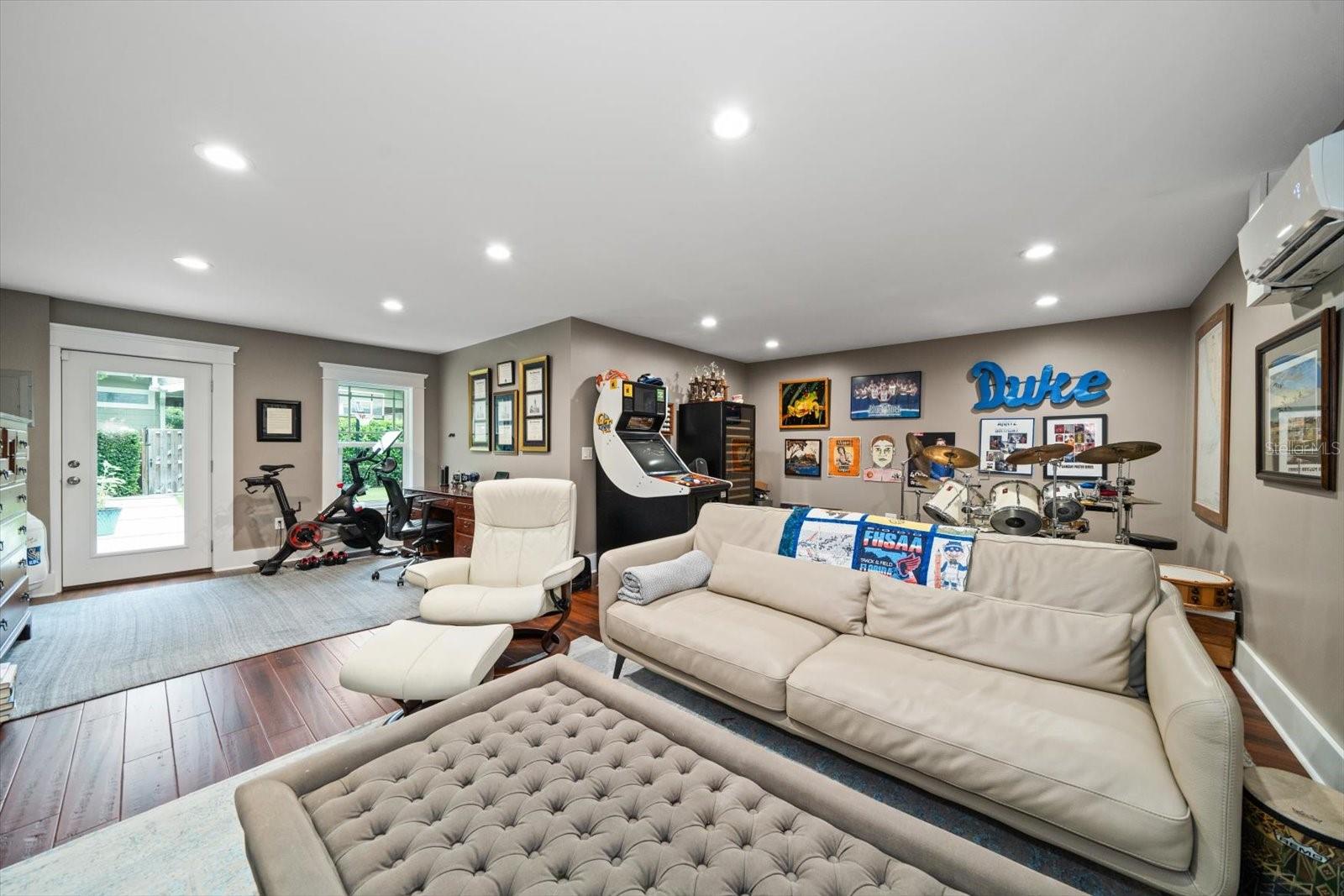 HARBOR VIEW - Residential