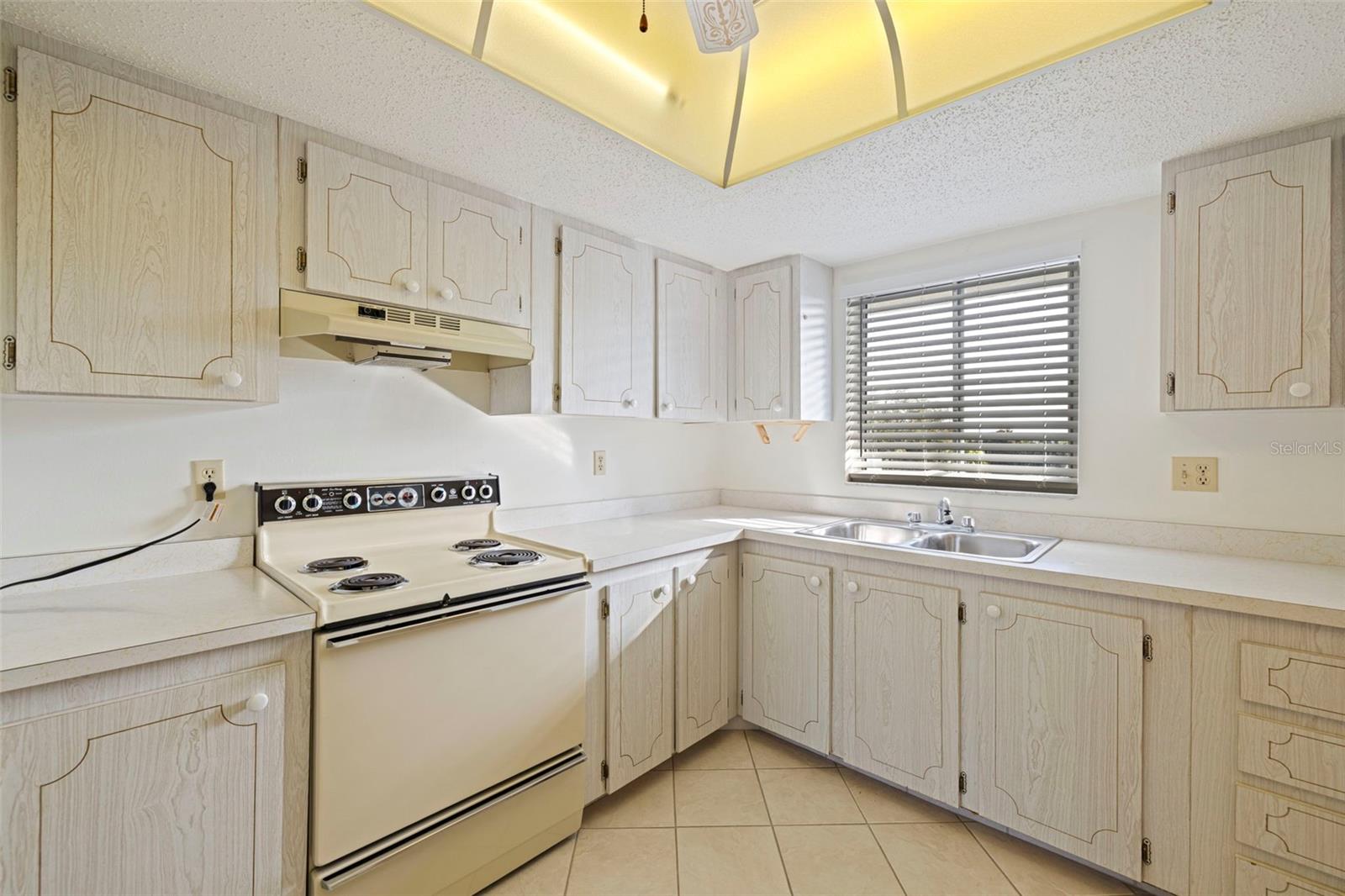 BAYSHORE ON THE LAKE APTS III SEC2 - Residential