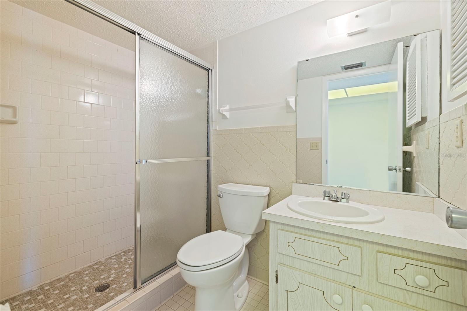 BAYSHORE ON THE LAKE APTS III SEC2 - Residential