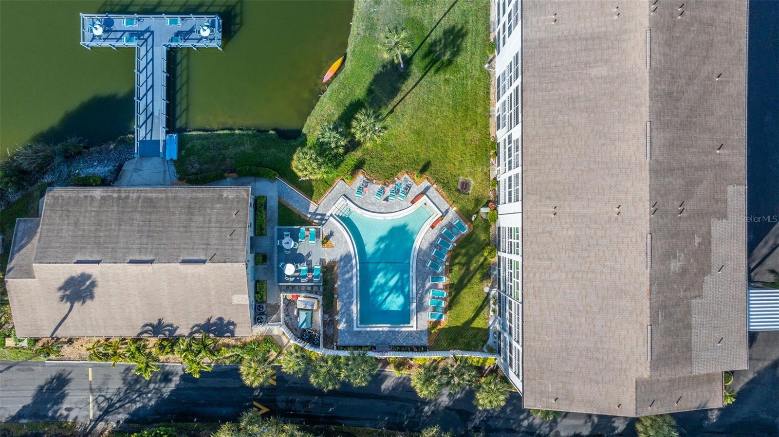 BAYSHORE ON THE LAKE APTS III SEC2 - Residential