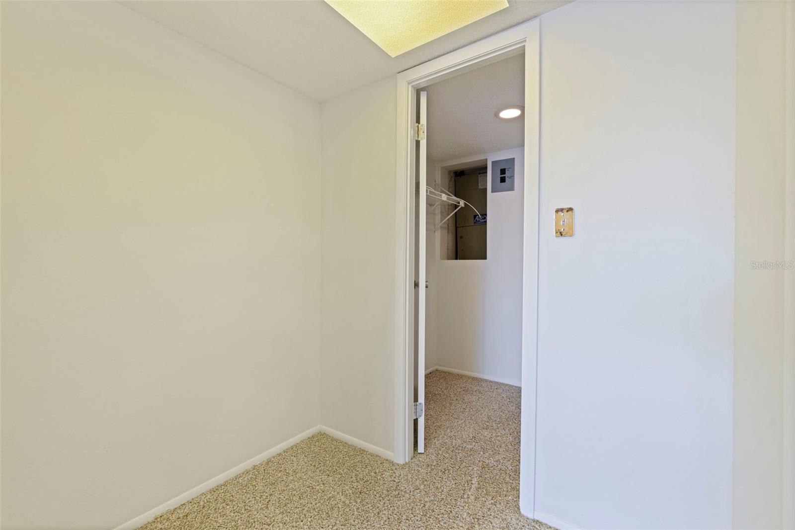 BAYSHORE ON THE LAKE APTS III SEC2 - Residential