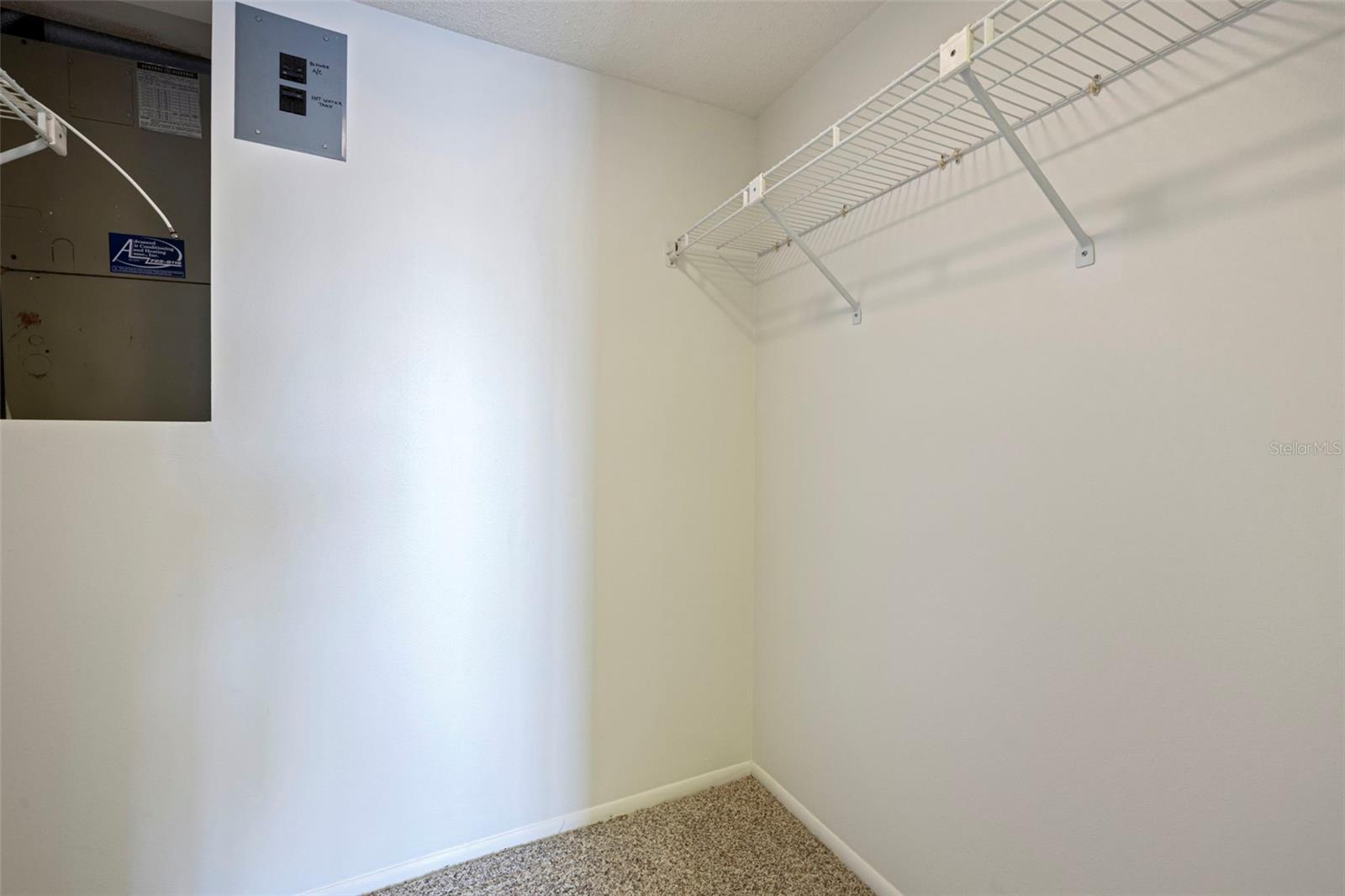 BAYSHORE ON THE LAKE APTS III SEC2 - Residential