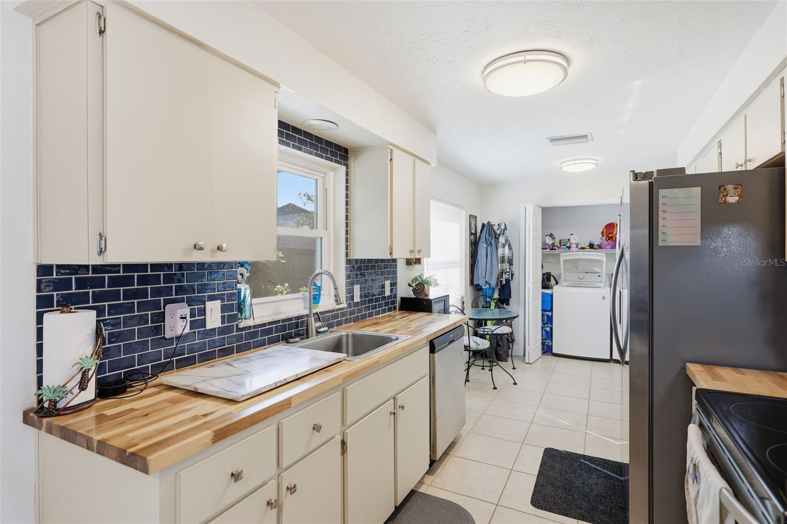 BEVERLY HILLS UNIT 08 PH 02 - Residential