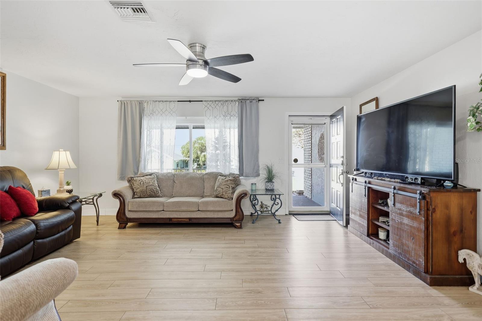 BEVERLY HILLS UNIT 08 PH 02 - Residential