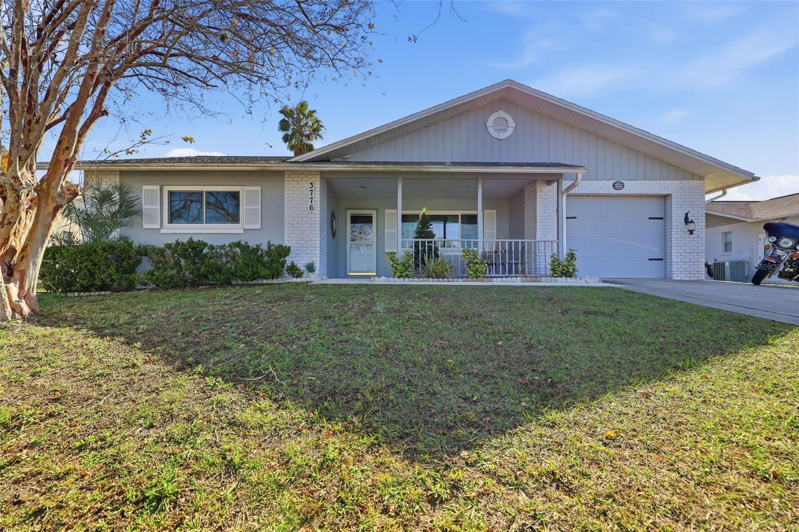 3776 N HONEYLOCUST DRIVE