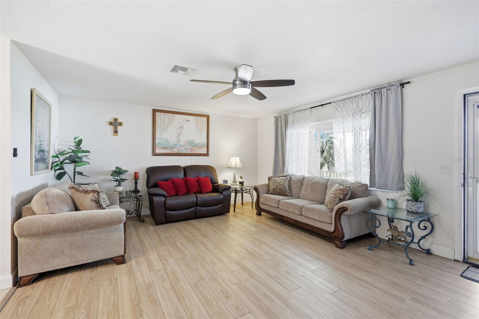 BEVERLY HILLS UNIT 08 PH 02 - Residential