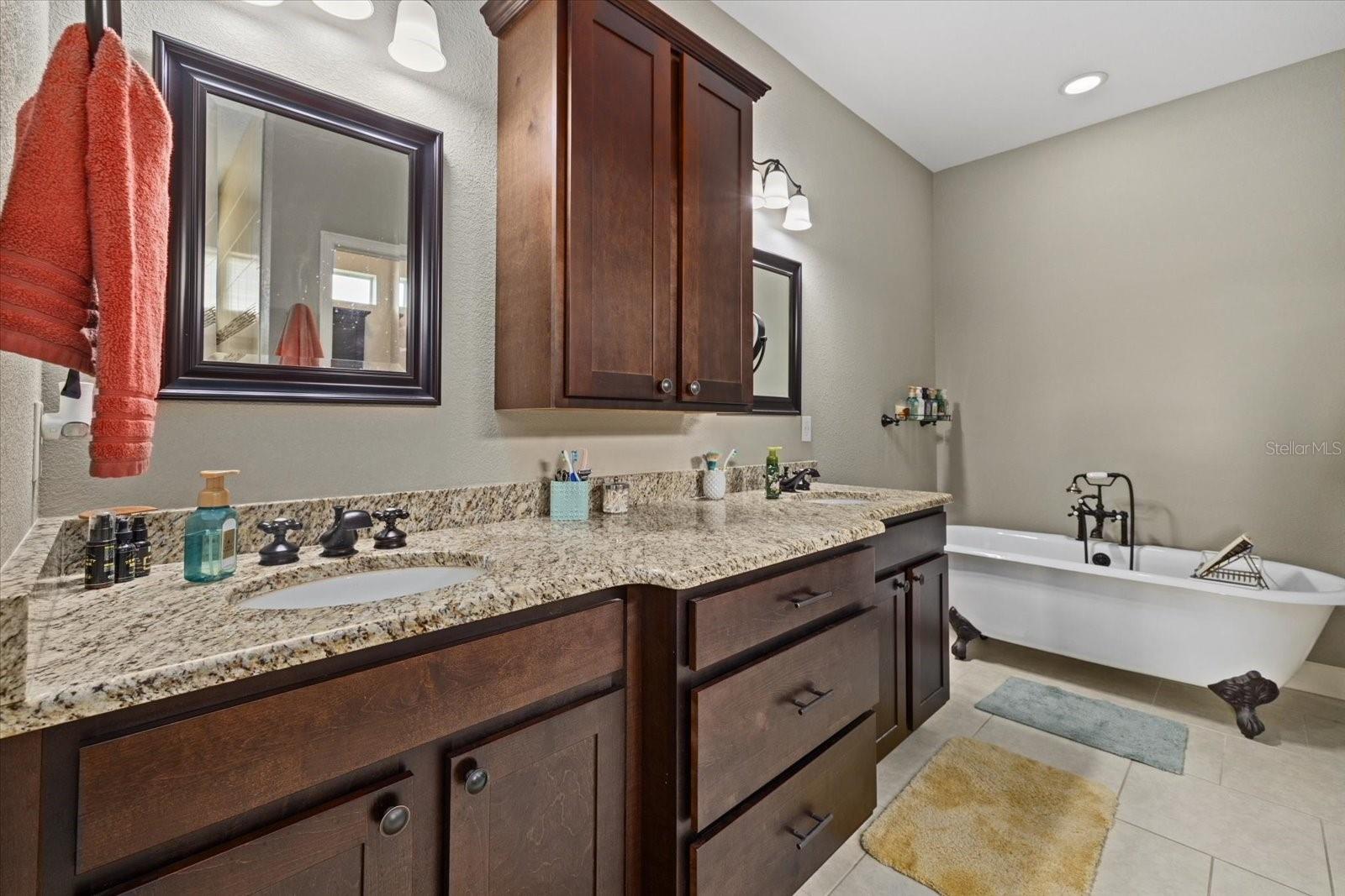 RIVIERA LAGOONS - Residential