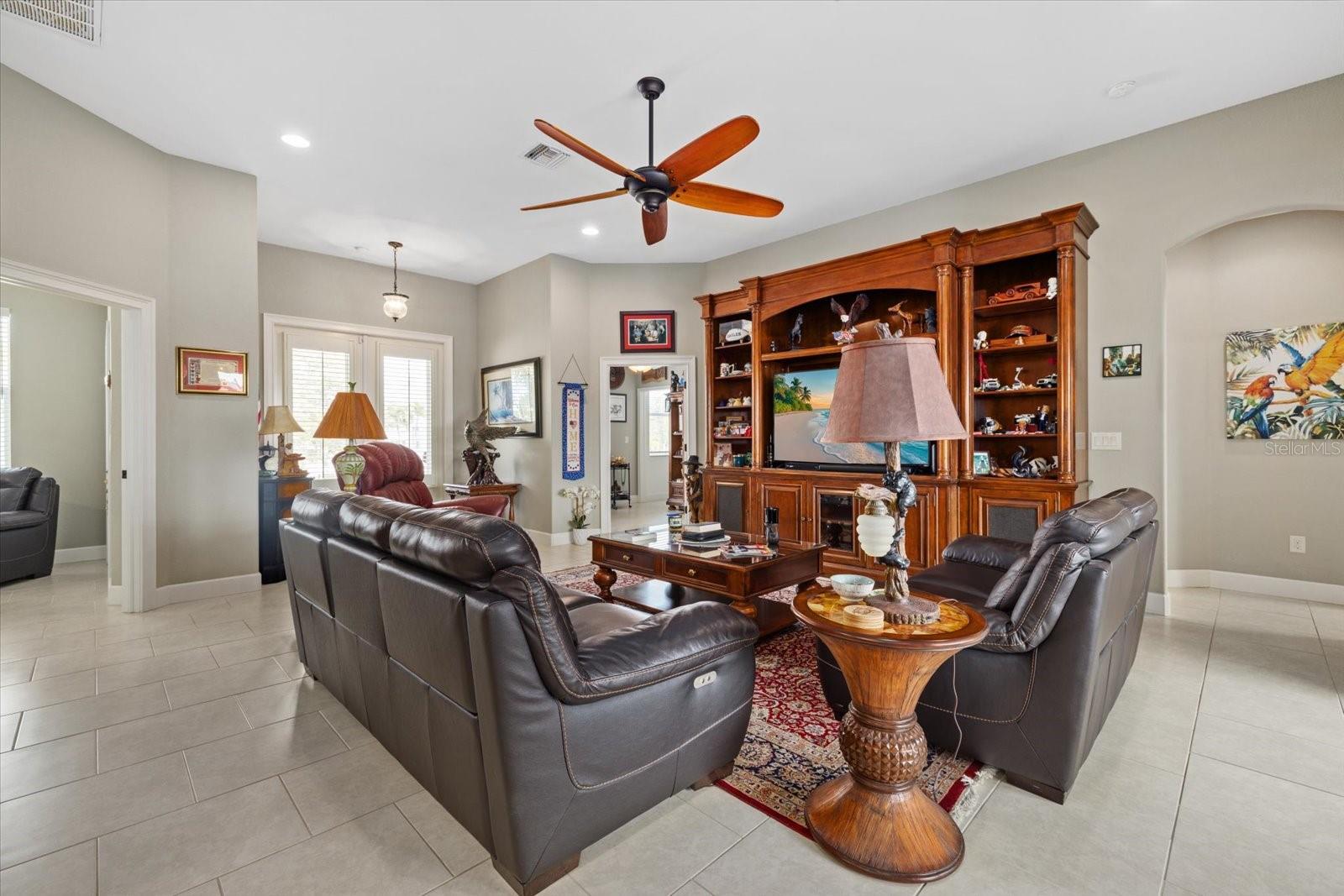 RIVIERA LAGOONS - Residential