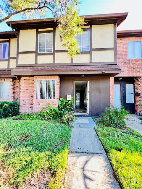 Photo of 2345 Tom Jones Street #4, Orlando, FL 32839 (MLS # O6347901) Photo of 2345 Tom Jones Street #4, Orlando, FL 32839 (MLS # O6347901)