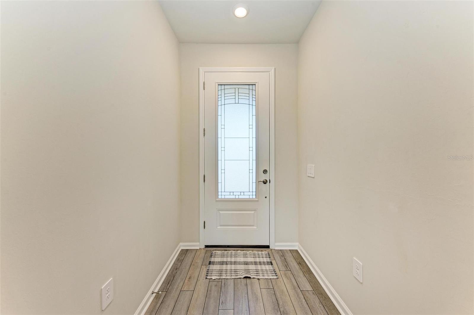 6043 BLUESTAR COURT