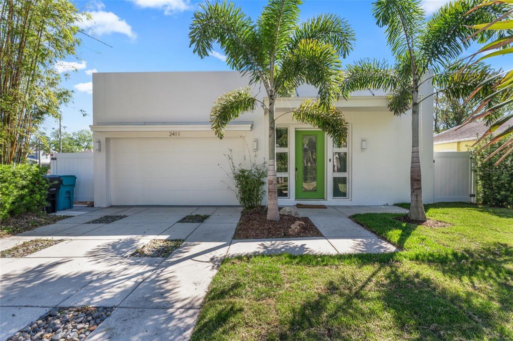 Photo of 2411 Center Avenue, Orlando, FL 32806 (MLS # O6377145)