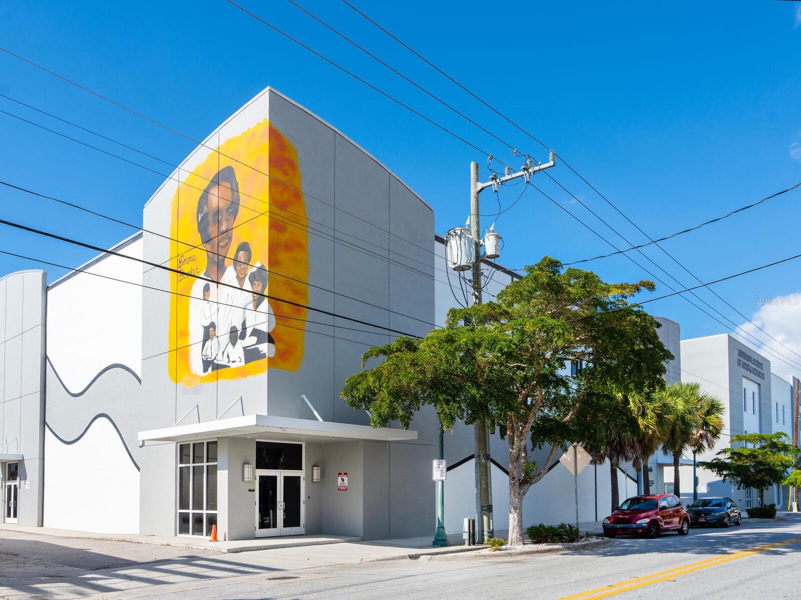 ORANGE ONE - Commercial Sale