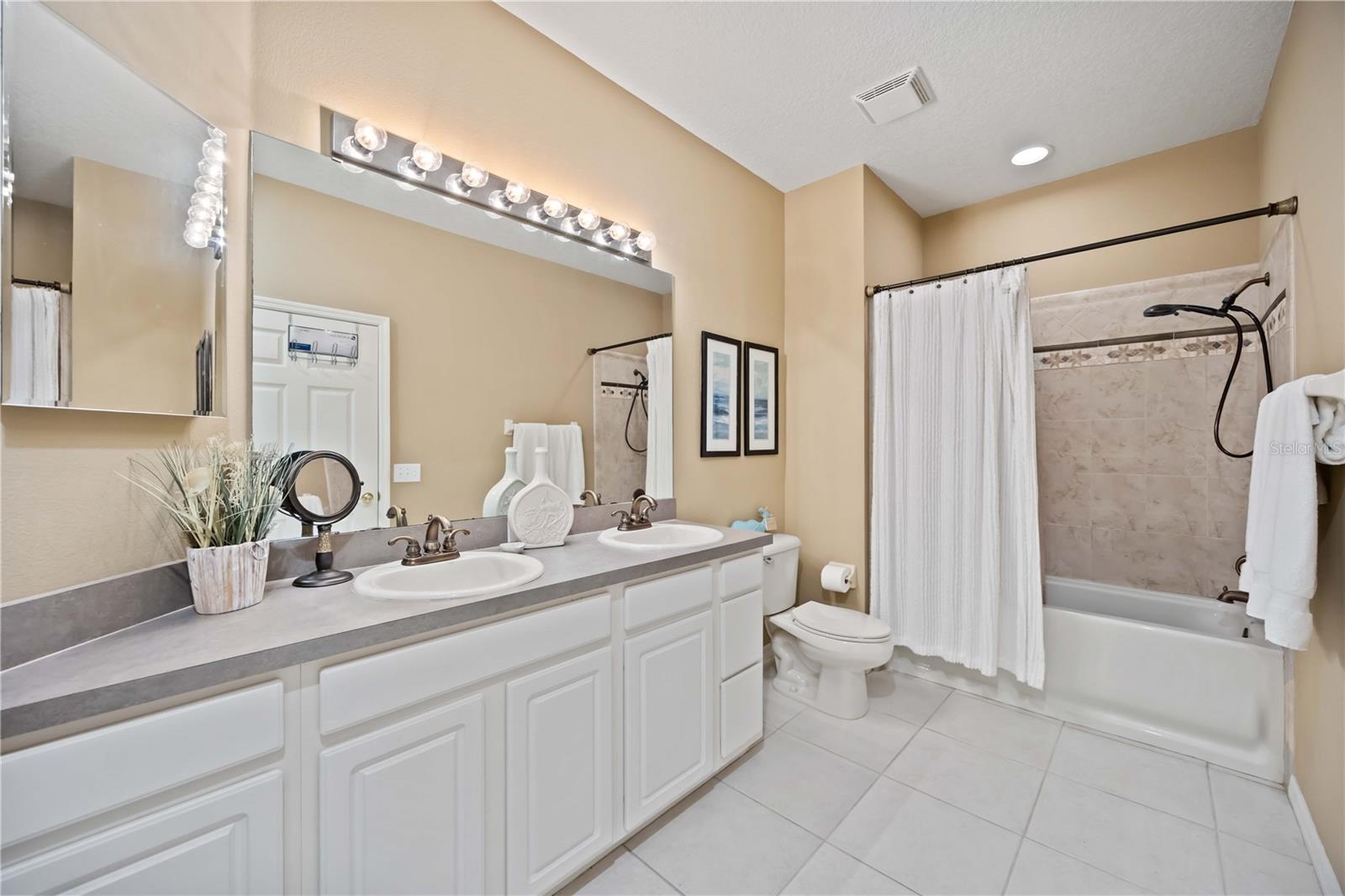 LAKERIDGE FALLS PH 1C - Residential