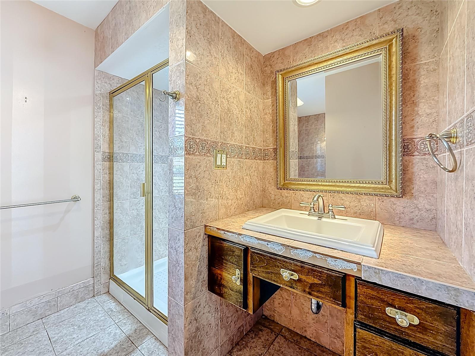 SOUTH CSWY ISLE YACHT CLUB 5TH ADD - Residential