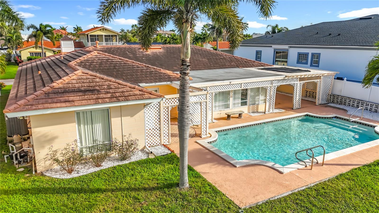 SOUTH CSWY ISLE YACHT CLUB 5TH ADD - Residential