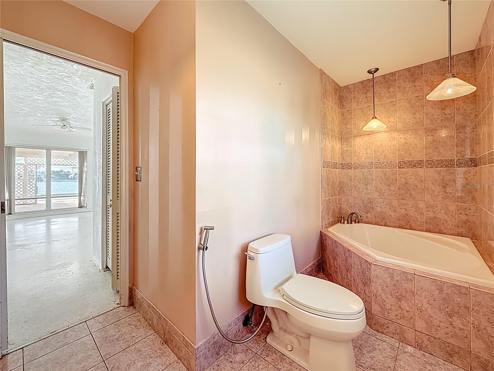 SOUTH CSWY ISLE YACHT CLUB 5TH ADD - Residential