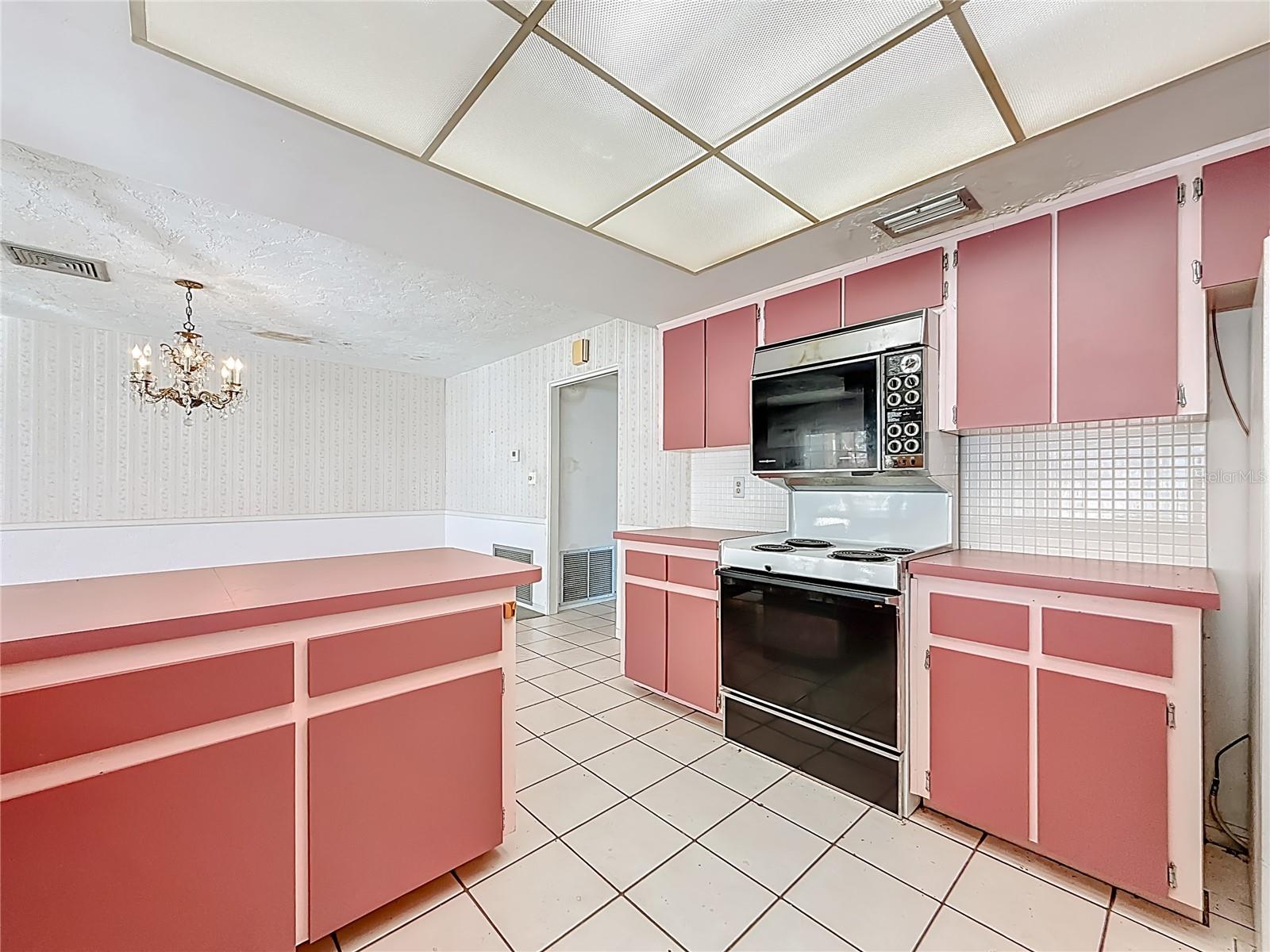 SOUTH CSWY ISLE YACHT CLUB 5TH ADD - Residential