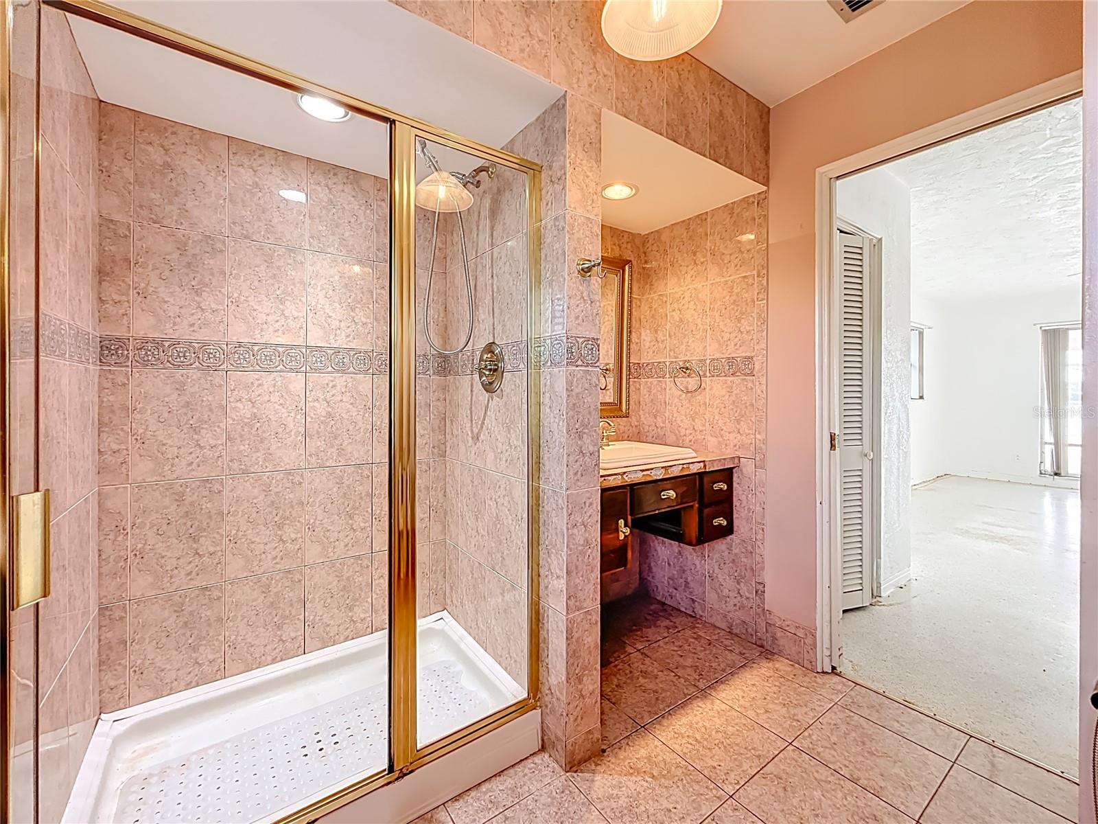 SOUTH CSWY ISLE YACHT CLUB 5TH ADD - Residential