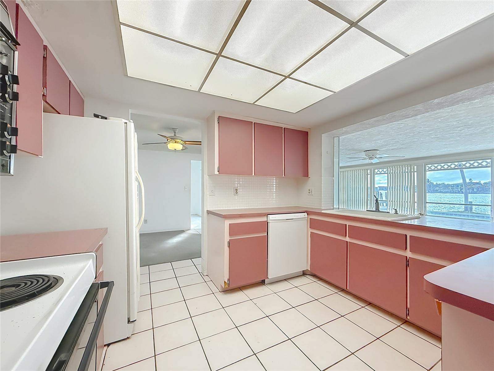 SOUTH CSWY ISLE YACHT CLUB 5TH ADD - Residential