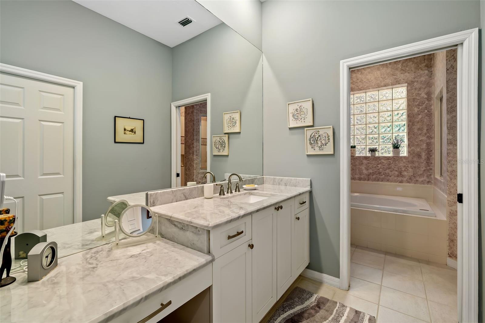 LAUREL OAK ESTATES - Residential