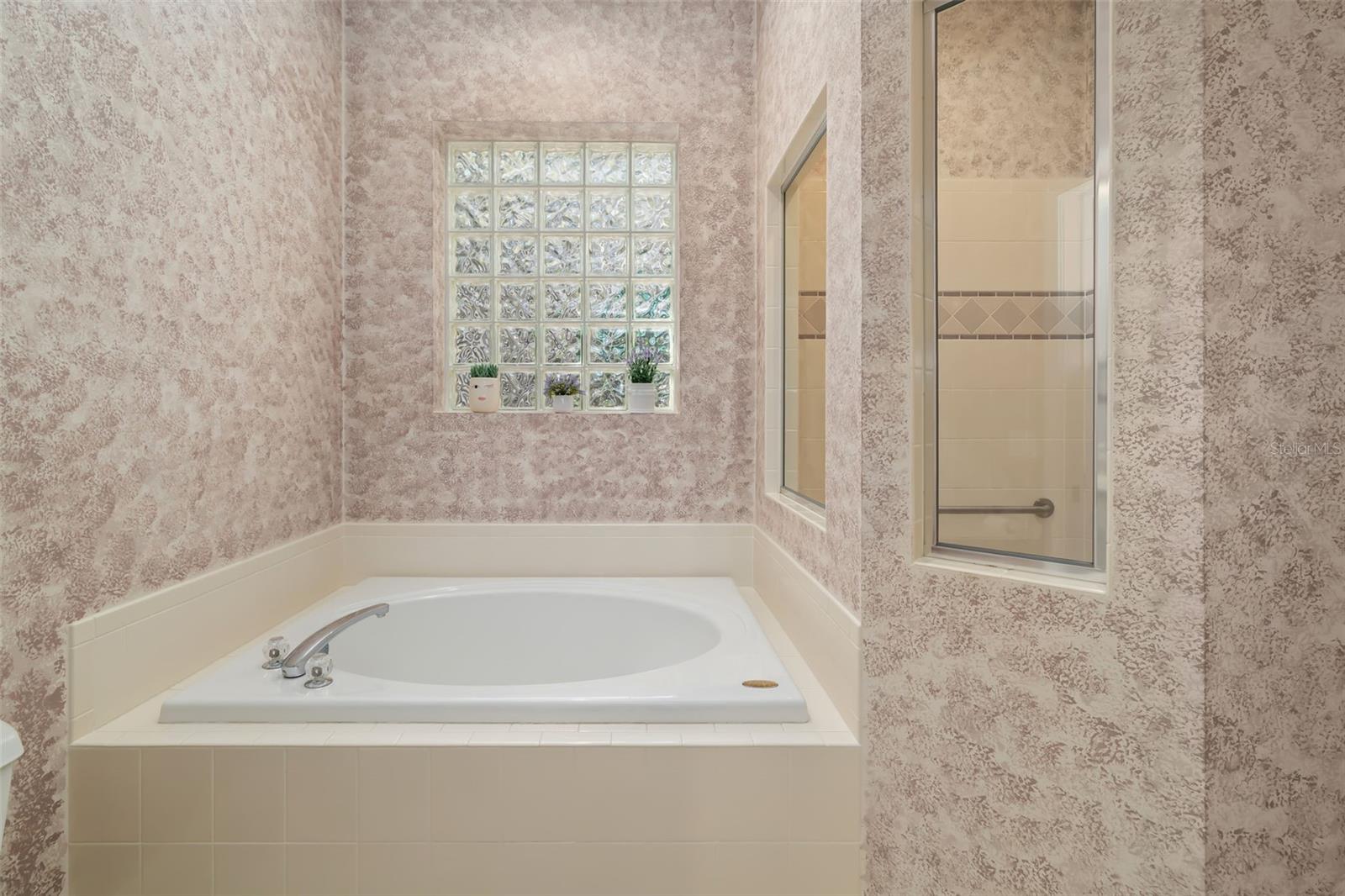 LAUREL OAK ESTATES - Residential