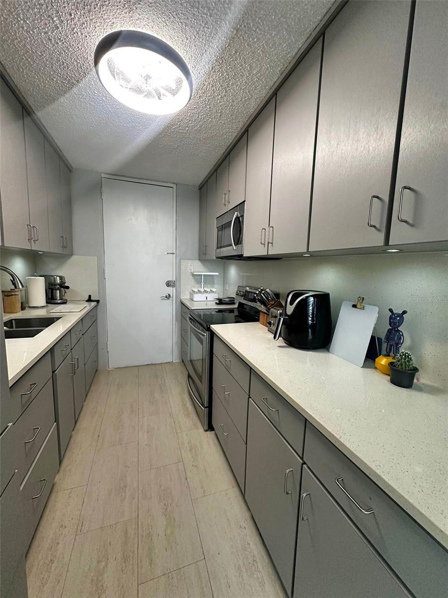 MANSIONES GARDENS HILLS - Residential Lease