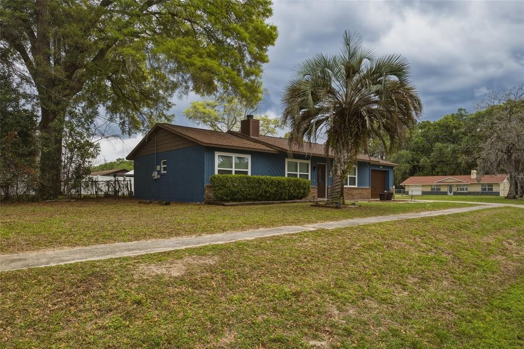 Photo of 4265 NE 25 Terrace, Ocala, FL 34479 (MLS # OM720908)