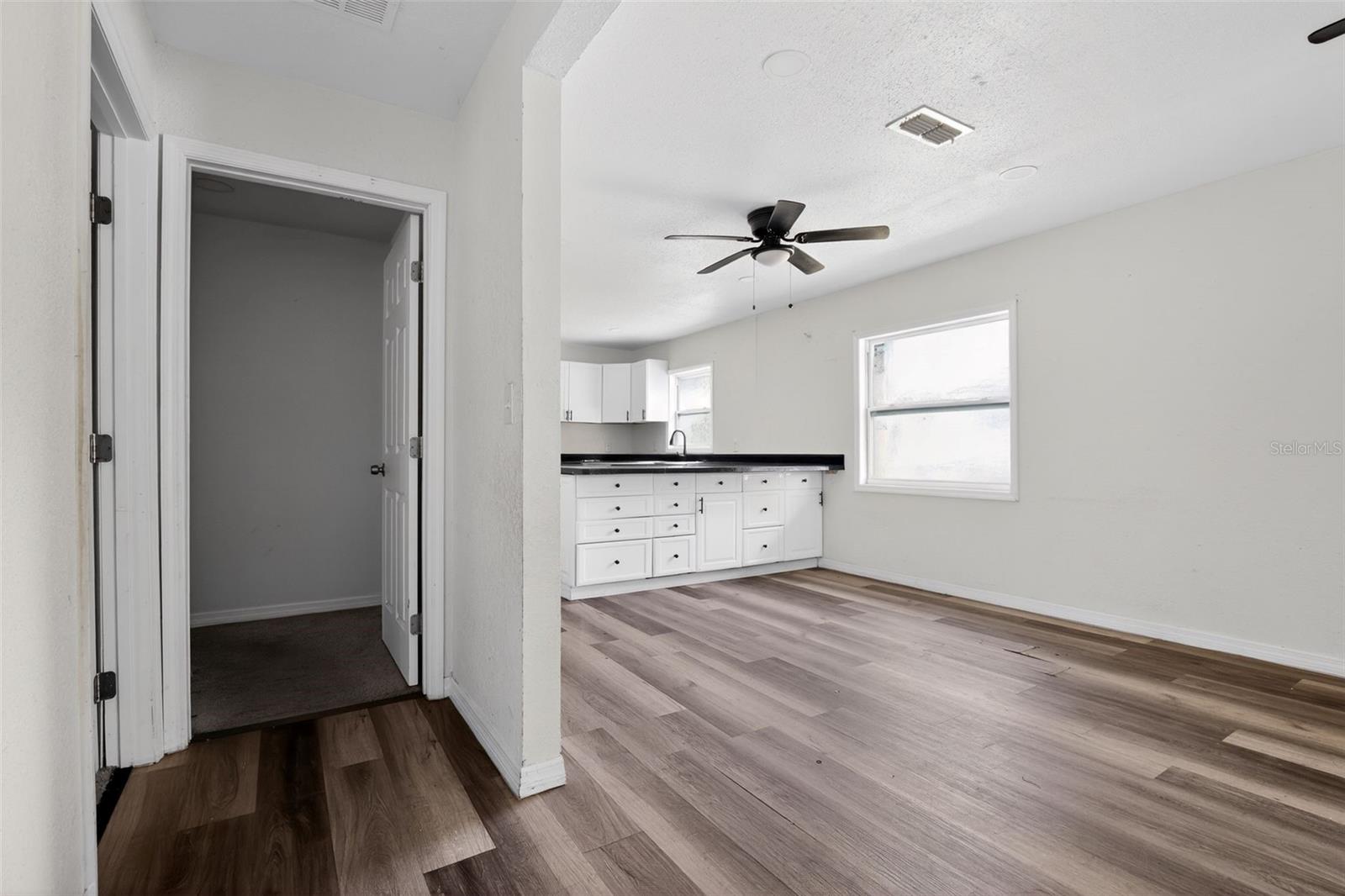 COLUMBIA CITY - Residential