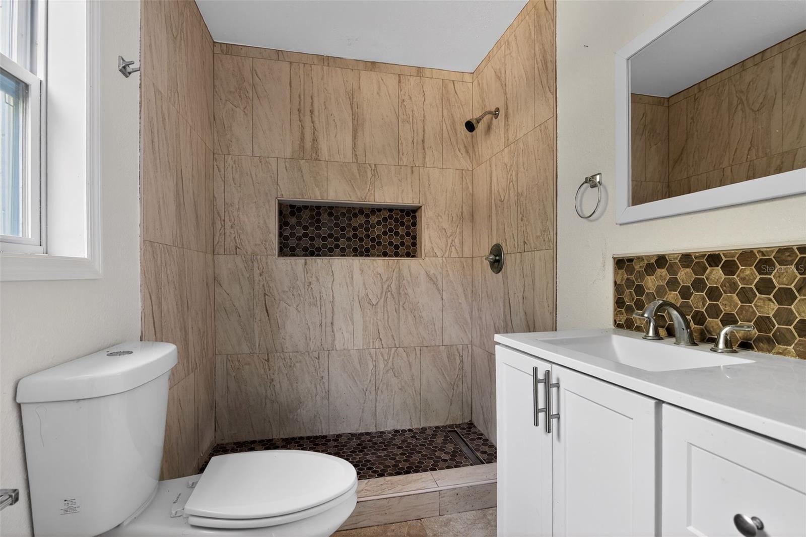 COLUMBIA CITY - Residential