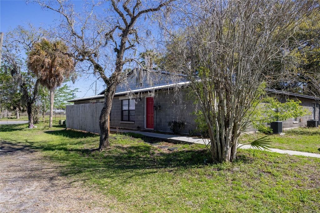 Photo of 2321 SW 31st Place, Gainesville, FL 32608 (MLS # GC540860)