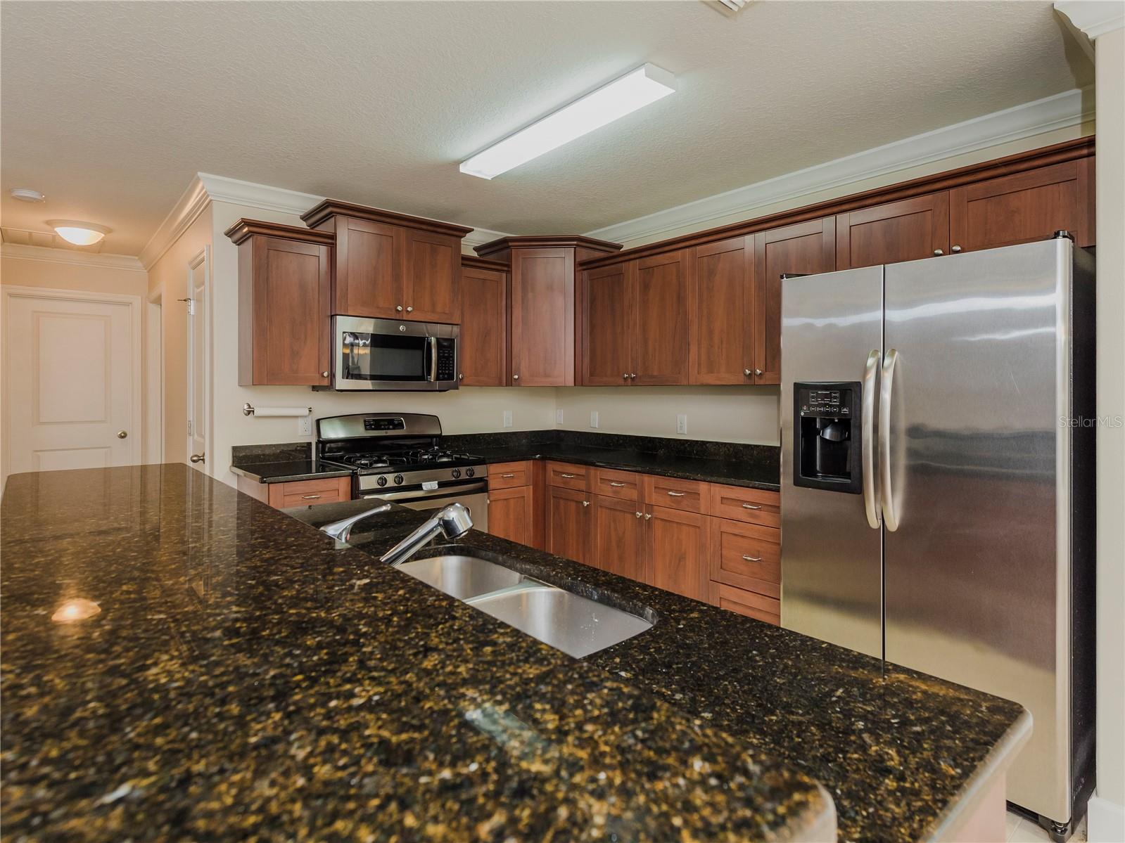 FOREST CREEK CLUSTER - Residential Lease