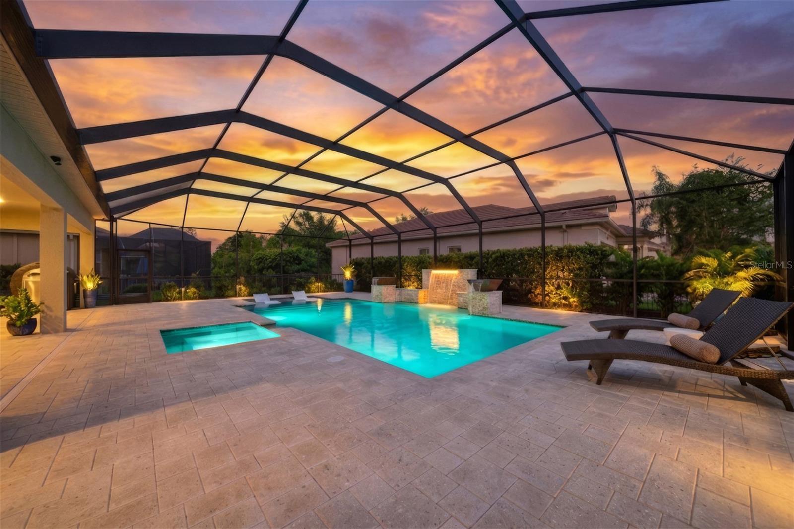 2420 COCO PALM CIRCLE