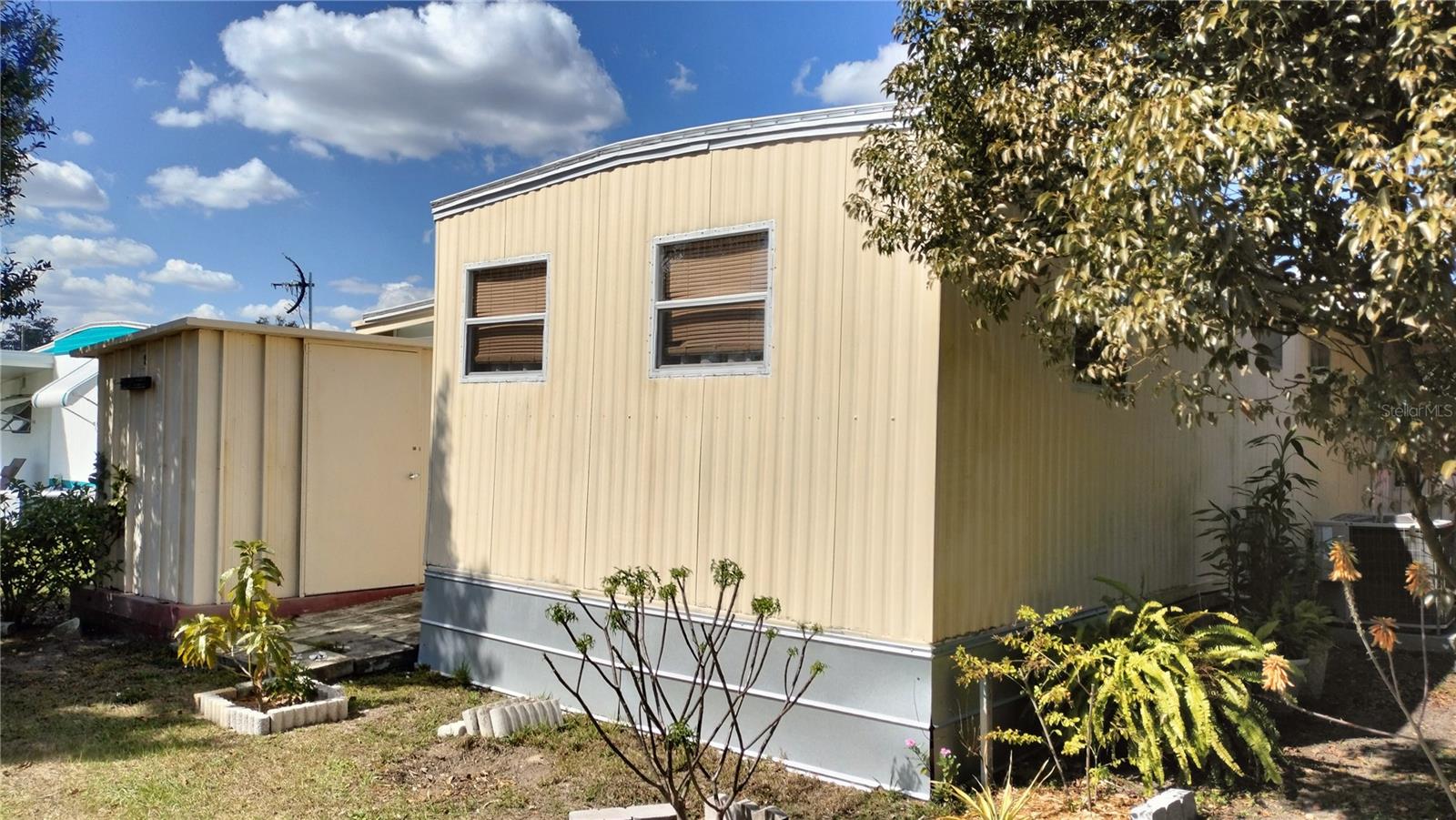 SLEEPY HOLLOW MOBILE ESTATES - Residential
