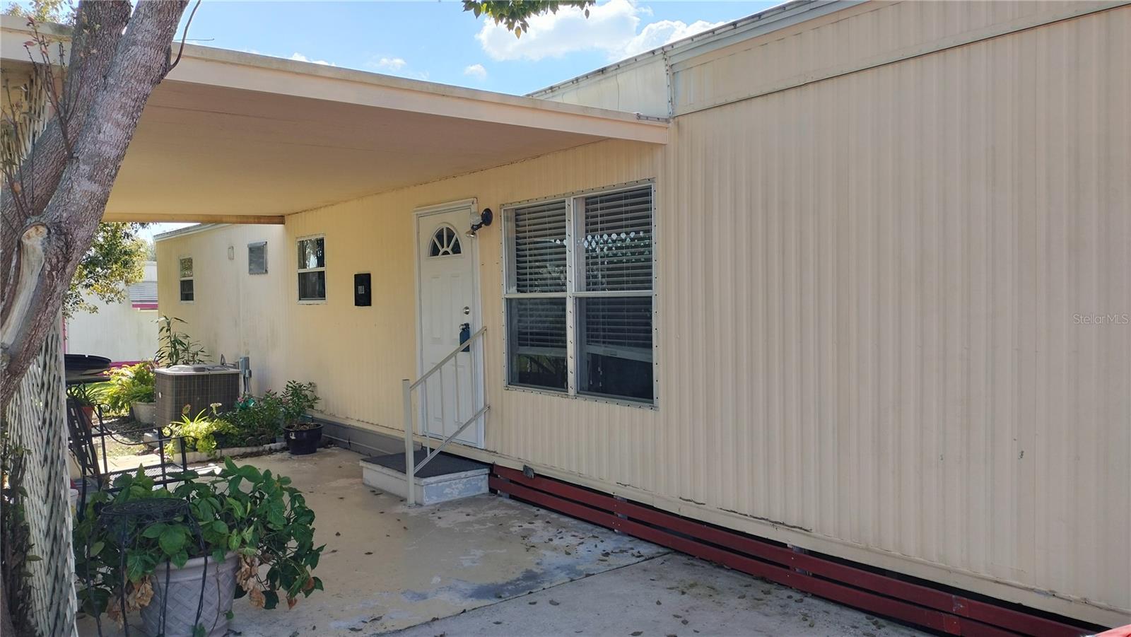 SLEEPY HOLLOW MOBILE ESTATES - Residential