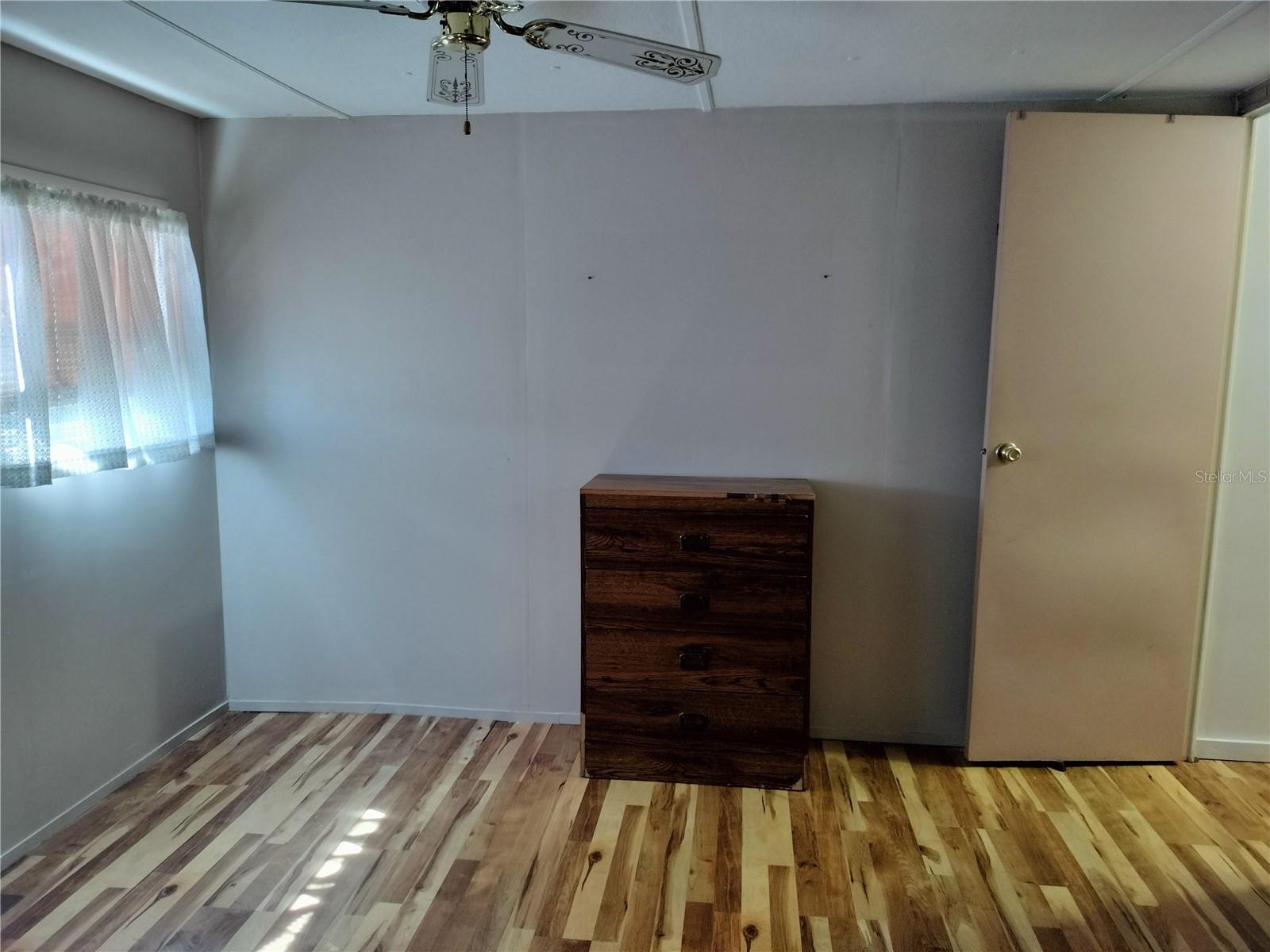SLEEPY HOLLOW MOBILE ESTATES - Residential