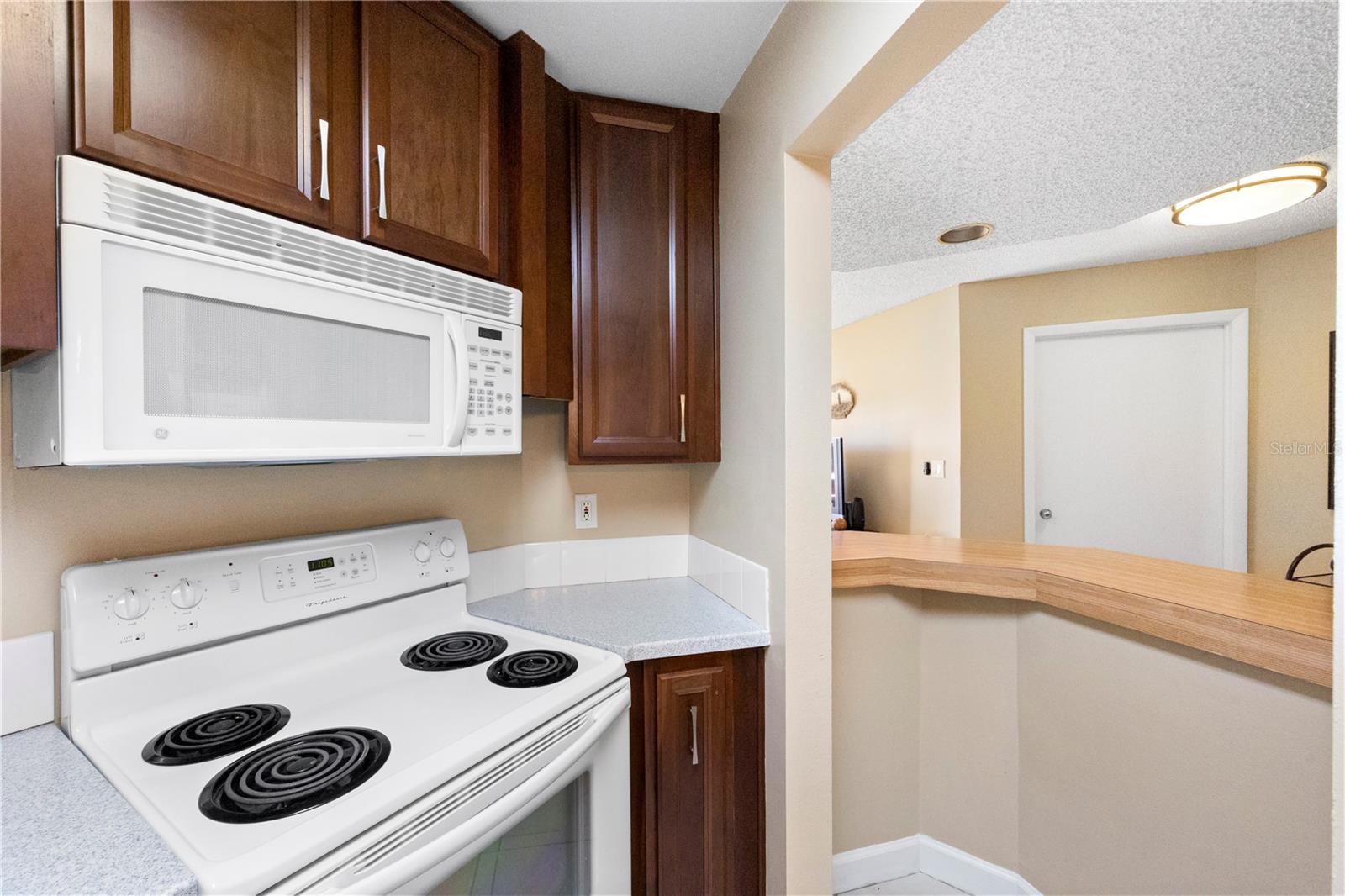 WANDER RESIDENCES OF TIERRA VERDE - Residential Lease