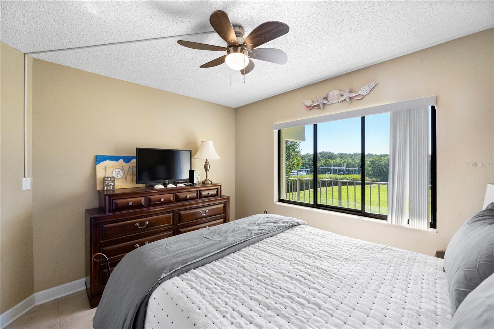 WANDER RESIDENCES OF TIERRA VERDE - Residential Lease