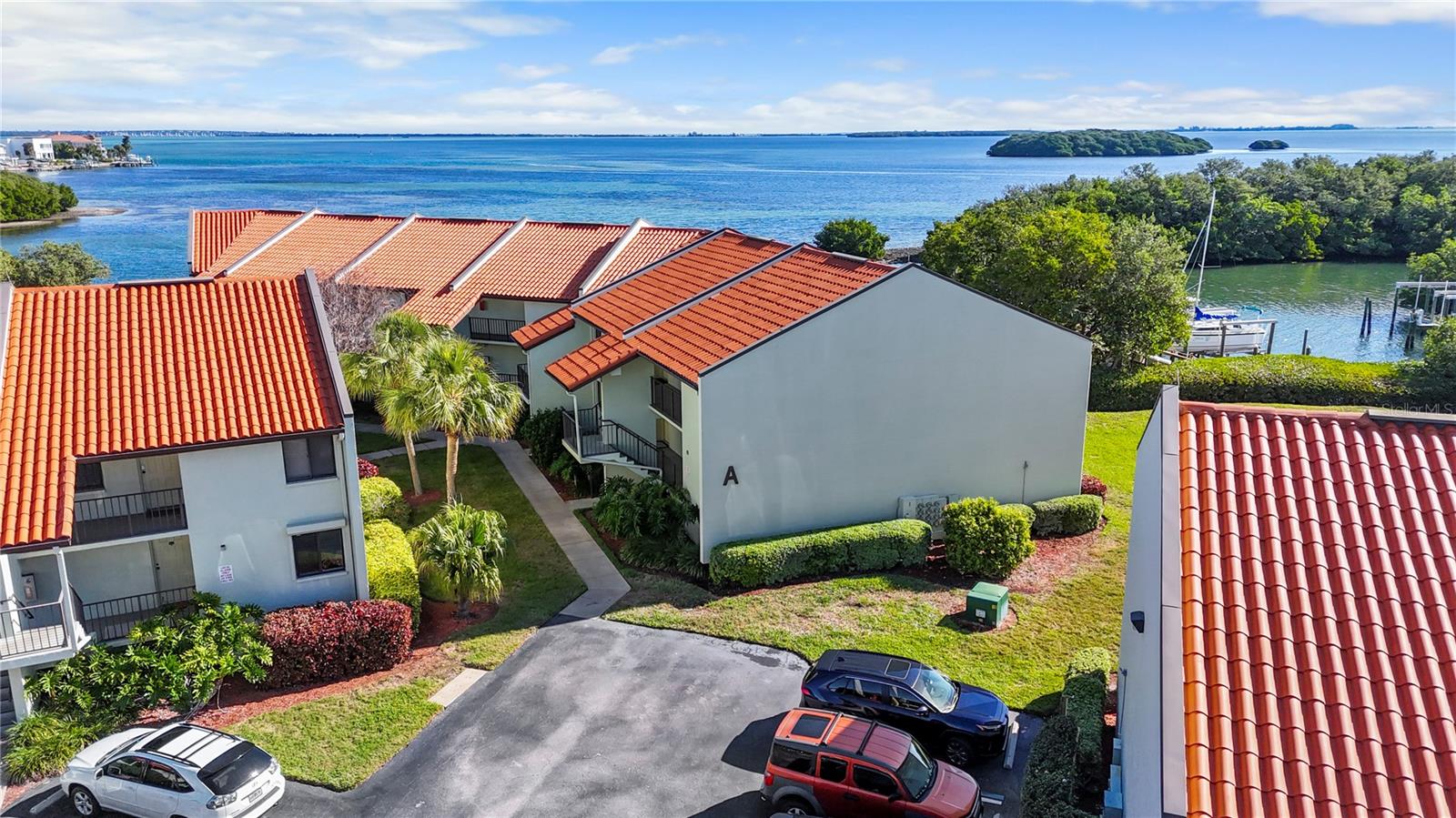 WANDER RESIDENCES OF TIERRA VERDE - Residential Lease