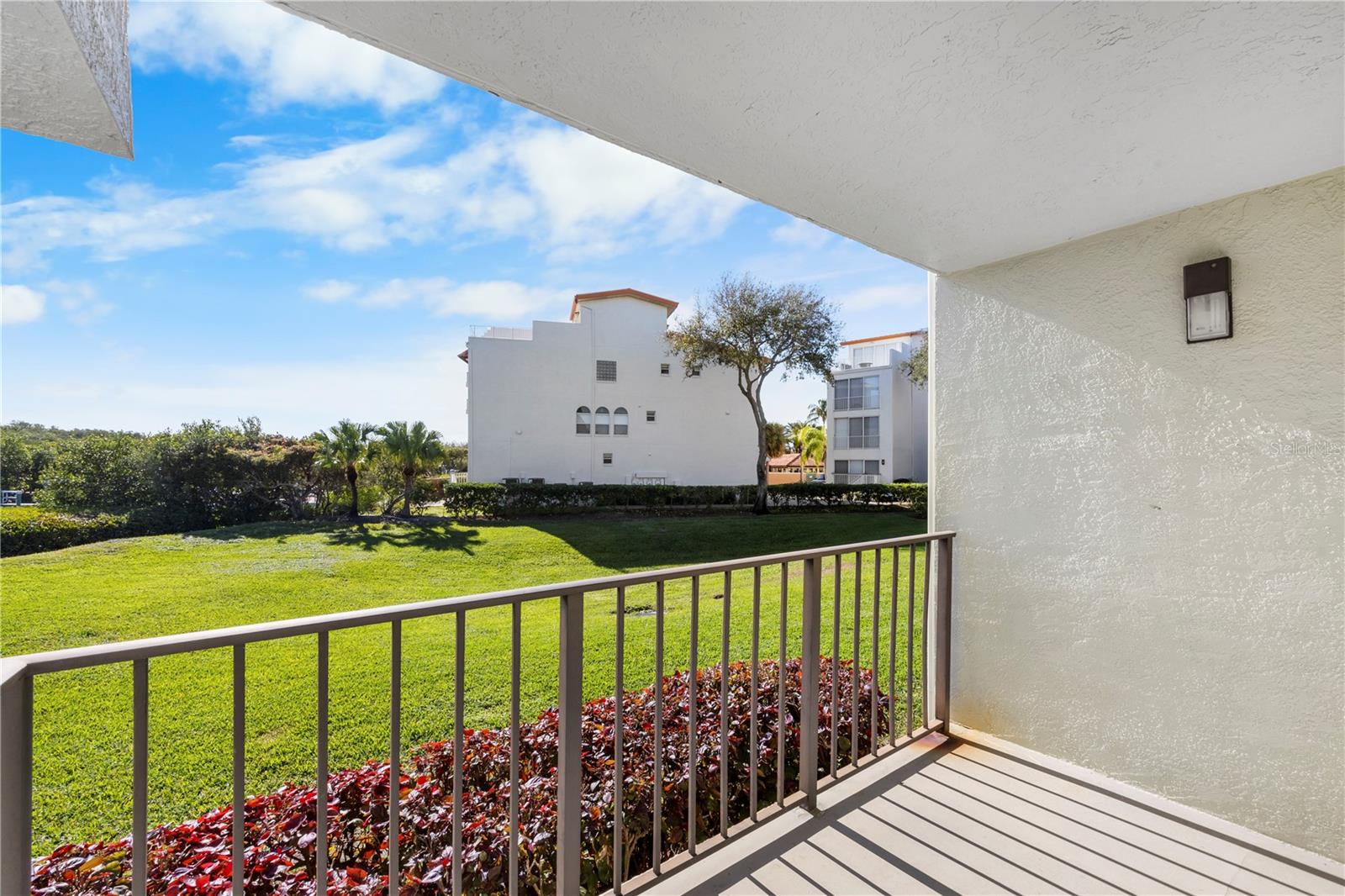 WANDER RESIDENCES OF TIERRA VERDE - Residential Lease