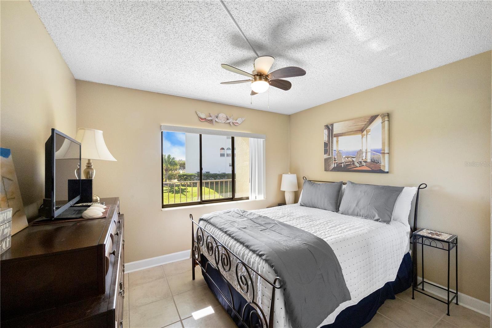 WANDER RESIDENCES OF TIERRA VERDE - Residential Lease