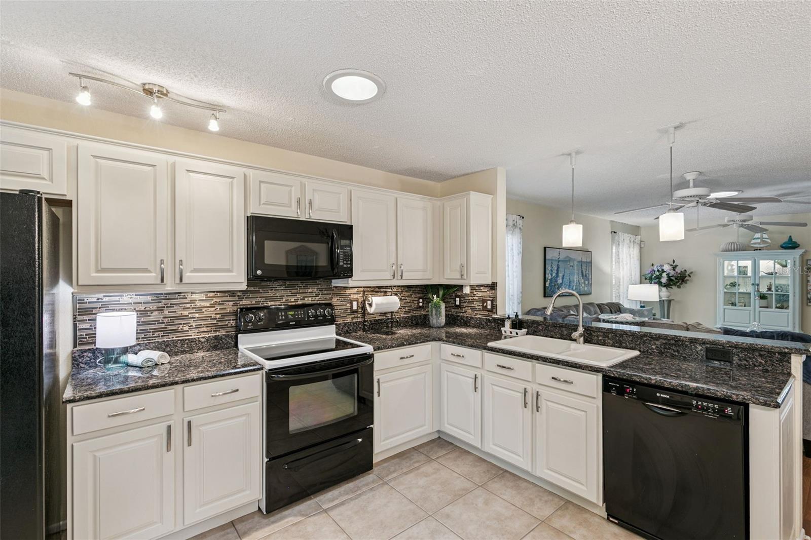 WAVERLEE WOODS UNIT 1 - Residential